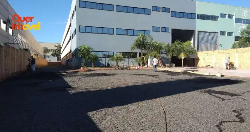 Galpão Comercial com 3 Salas, 4 Banheiros e 10 Vagas de Garagem em Cravinhos-SP - 1.550,00 m² de Área