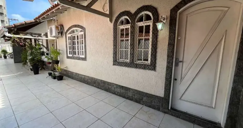 Casa à venda no jardim primavera, localização privilegiada, próxima ao centro da cidade de volta redonda, em bairro essencialmente residencial e exclu