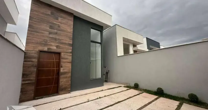 Casa linear de 02 quartos sendo 1 suíte à venda, no bairro bela vista em resende/rj.