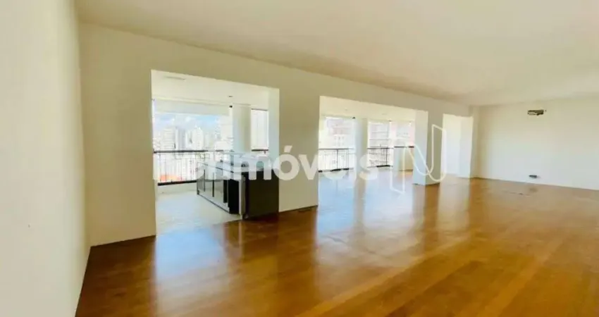 Apartamento com 3 quartos para alugar na Rua Paracuê, 162, Sumaré, São Paulo