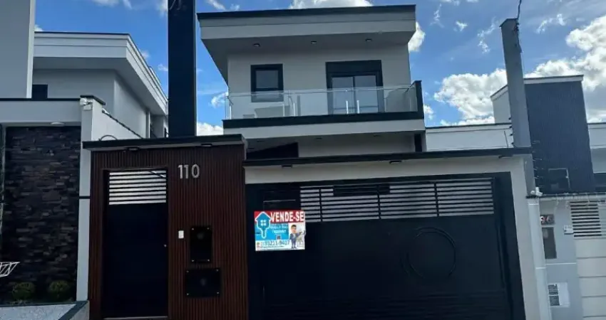 Vendo ,sobrado localizado no carmela iii em guarulhos são paulo possui piscina! casa linda e espaçosa com acabamento de primeira! valor 1.200.000,00 mil aceito financiamento bancário aceito fgts
