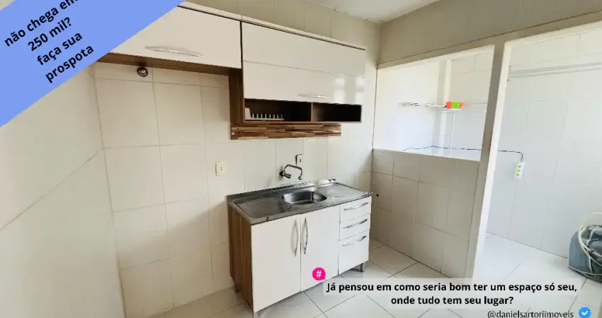 Ape em frente ao kobrasol, 1 quarto, peças separadas.