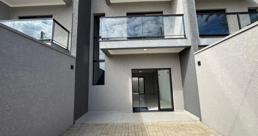 Sobrados próximos ao mar • excelente acabamento • balneário perequê