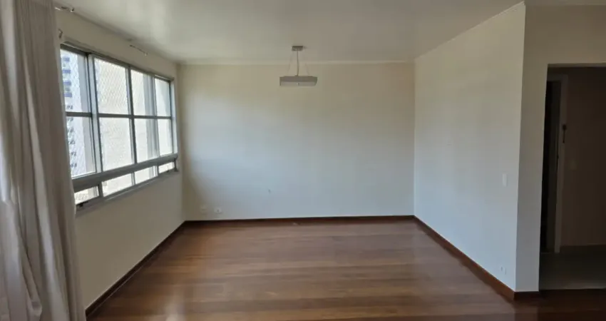 Amplo apartamento com 4 dormitórios, em localização privilegiada!