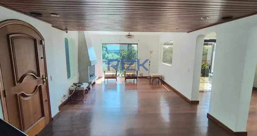 Casa com 4 quartos em  Condominio  no Morumbi