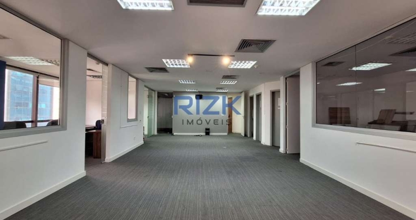 Conjunto comercial na Alameda Santos