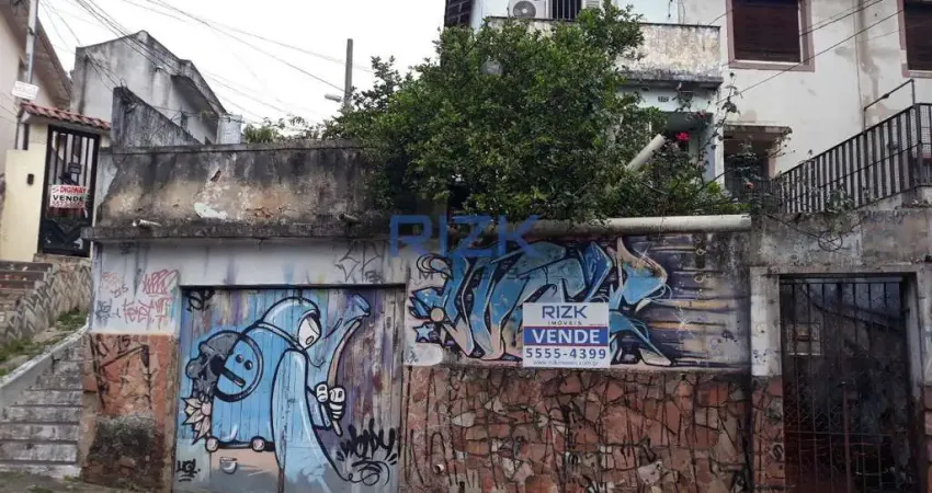 Sobrado antigo com bom terreno