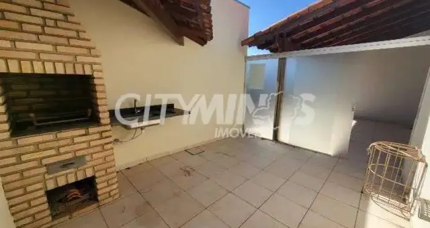 Casa em condomínio fechado com 3 quartos à venda no Umuarama, Uberlândia