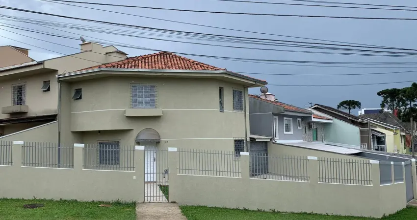 Sobrado com 1 suite e 2 quartos, otima localização, com quintal