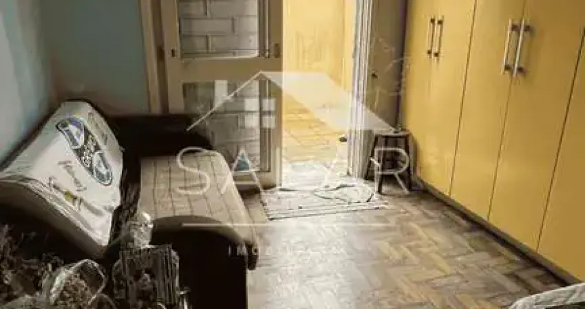 JK térreo, com espaço garden de aproximadamente 40m², Bairro Azenha, Porto Alegr