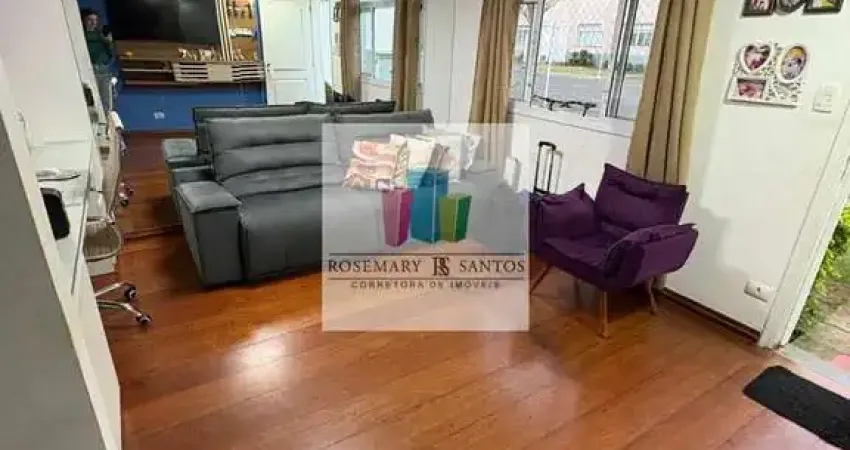 Casa em condomínio fechado, 2 dorms, 1 suíte, 2 vagas e quintal com área gourmet