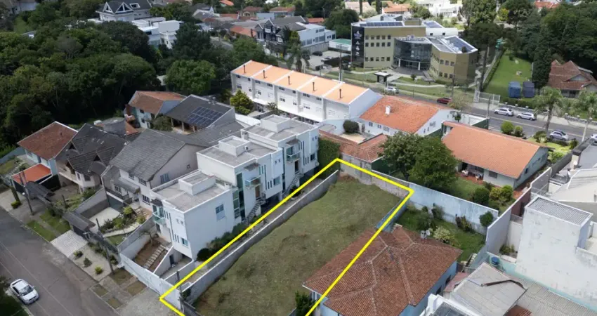 Terreno à venda no bairro Vista Alegre próximo ao Parque Tingui/Barigui