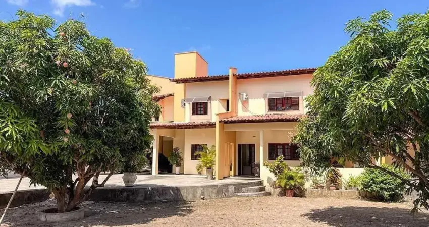 Vendo casa duplex próximo ao colégio crescimento no quintas do calhau.