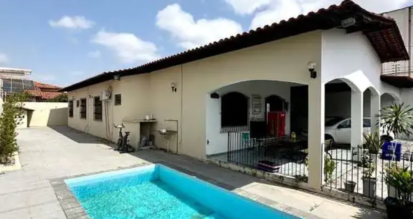 Casa com 4 quartos à venda na Rua Aldebara, 43, Recanto dos Vinhais, São Luís