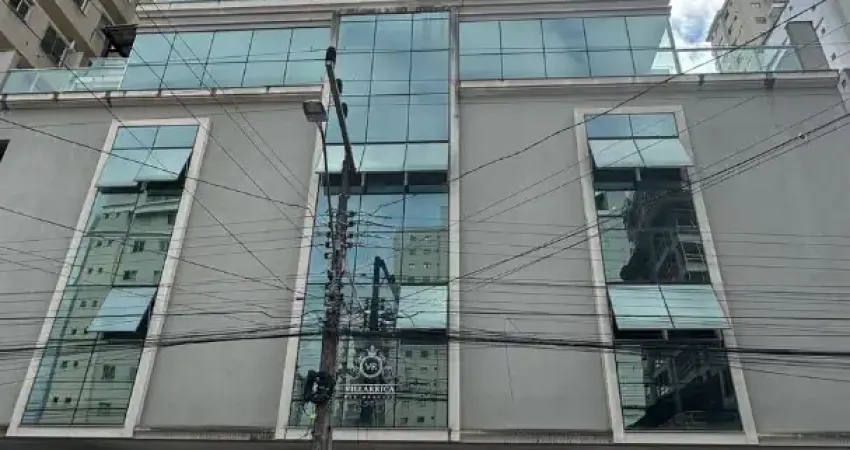 Apartamento com 4 quartos à venda na Rua 236, 530, Meia Praia, Itapema