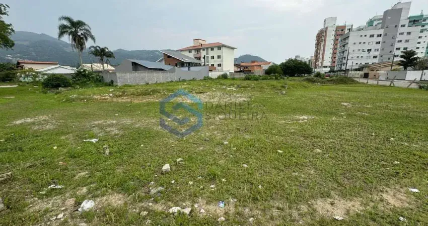 Terreno à venda na Avenida Kiliano Kremer, 20, Rio Caveiras, Biguaçu