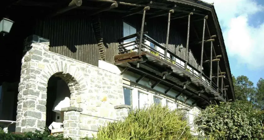 Casa com 6 quartos à venda na Vila Poran, Campos do Jordão