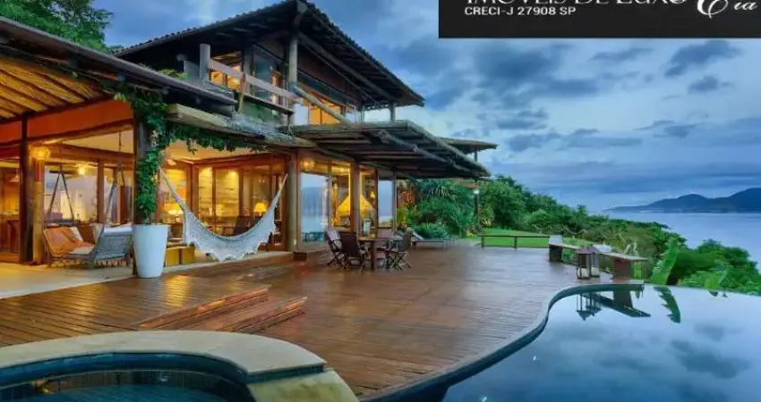 Casa de alto padrão com vista para o mar e piscina aquecida em ilhabela