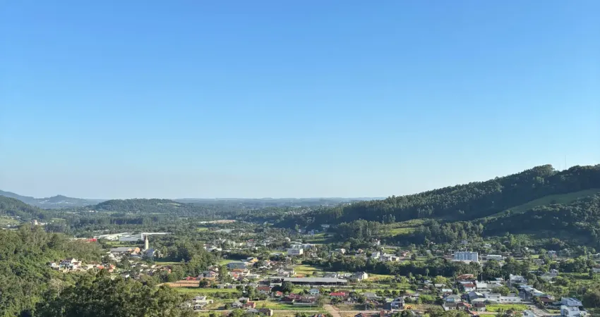 Chácara linda, com linda vista, no topo de um morro, água, lugar seguro.