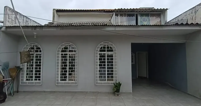 Casa ampla 4 quartos com 3 vagas – excelente localização no bairro alto