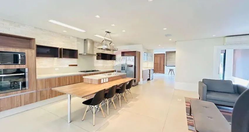 Casa Mobiliada para Locação com 03 suítes no Alphaville Residencial Um - Barueri - SP