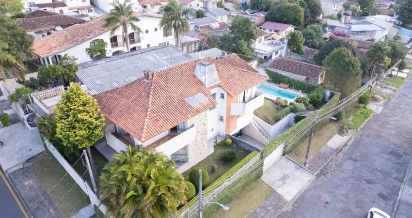 Casa de Esquina - 313m² - Terreno 540m² - Pilarzinho