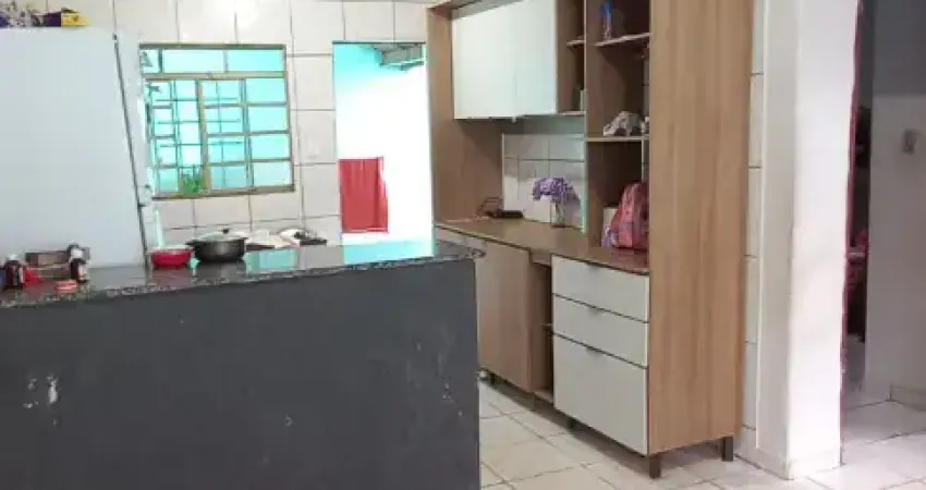 Casa com localização privilegiada no bairro segismundo pereira