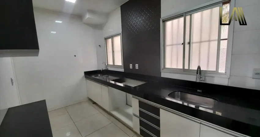 Excelente apartamento, com ambientes amplos, tudo com armários planejados.