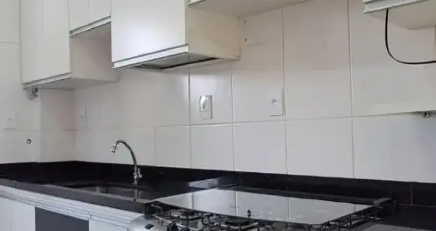 Lindo apartamento, pronto para morar; localização privilegiada.