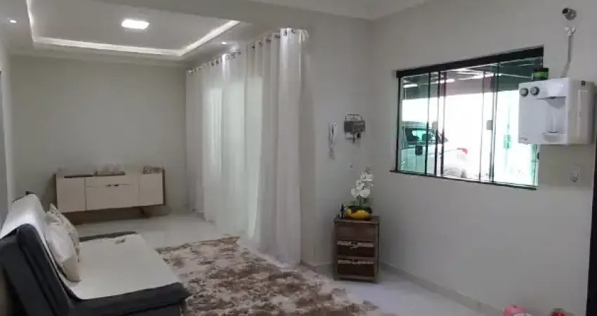 Casa aconchegante, bairro jardím holanda; para quem busca tranquilidad e segurança.