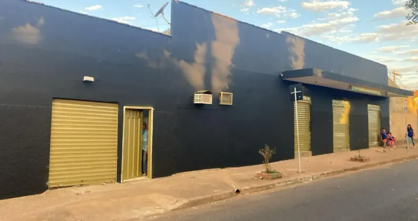 Predio comercial à venda, com dois pontos comerciais. Esquina, boa localização comercial.