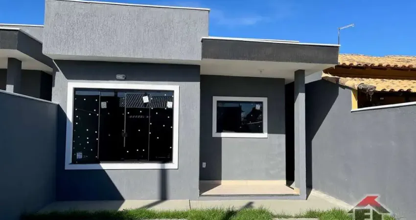 Casa 2 quartos, 1 suíte, piscina, churrasqueira no jardim atlântico central