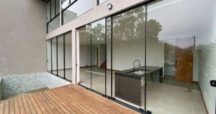 Casa para venda com 191 metros quadrados com 3 quartos em quitandinha - petrópolis - rio de janeiro