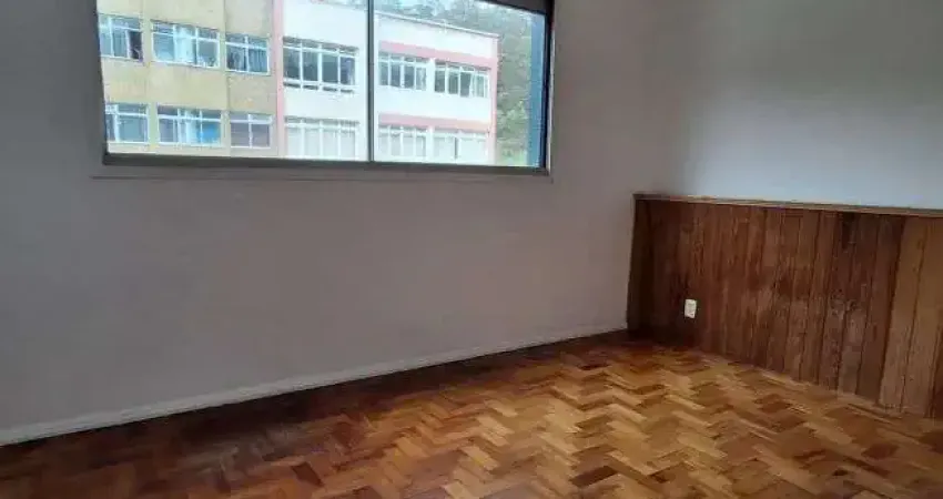 Venda - apartamento 1 quarto com dependência no centro histórico