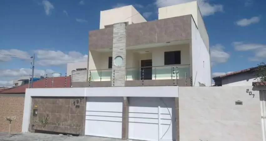 Casa à venda com 5 quartos, sendo 2 suítes, no bairro malvinas em campina grande