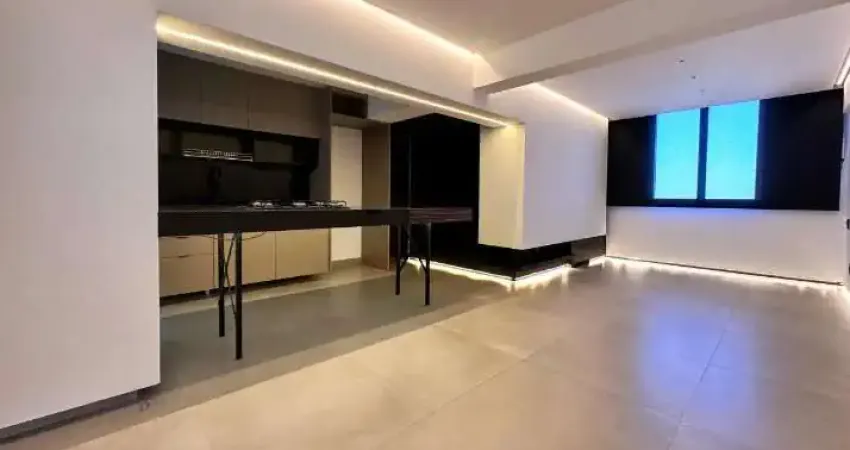 Apartamento reformado com vista deslumbrante e localização estratégica