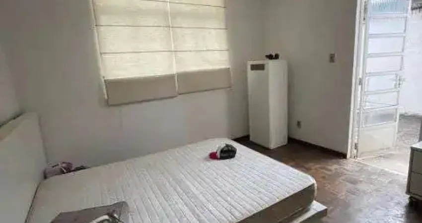 Casarão amplo em excelente localização – ideal para fins comerciais