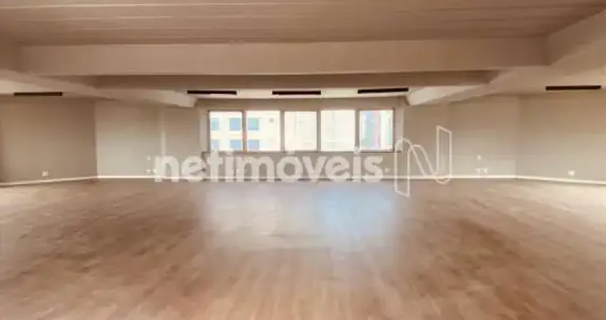 Conjunto comercial com 190m²; | 3 vagas, por r$ 1.800.000,00 a venda ou r$ 7.000.00 a locação.