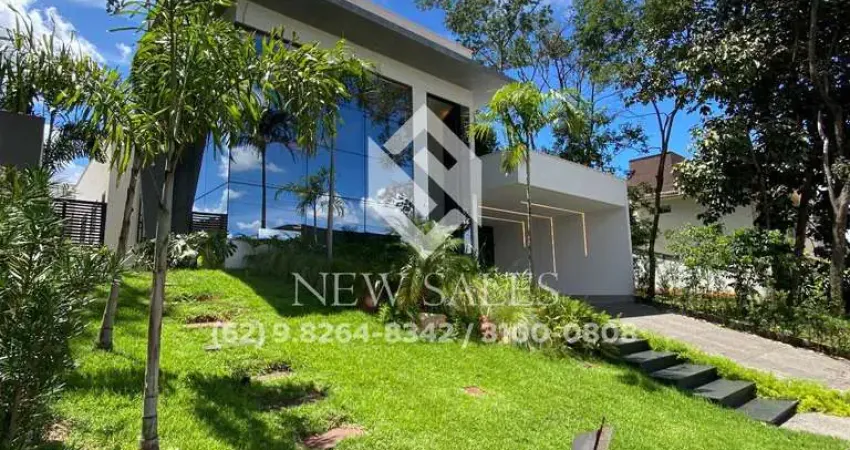 Casa Térrea Alto Padrão no Cond. do Lago com 3 Suítes e Piscina