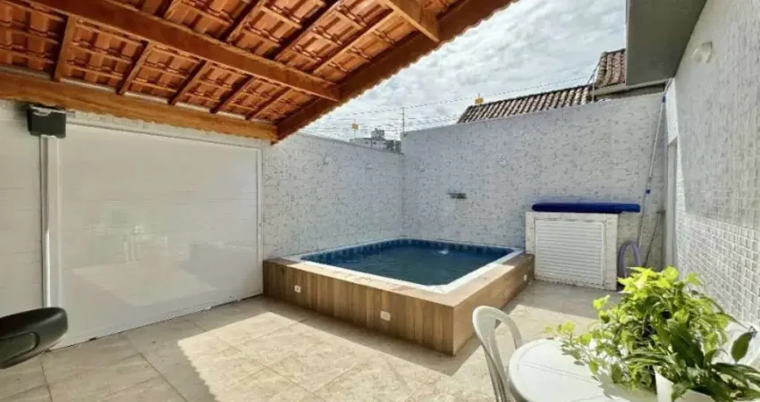 Linda Casa Térrea Isolada com Piscina e Churrasqueira à Carvão!!