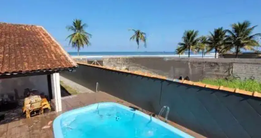 Casa com Piscina Frente-Mar em Mongaguá! - Cód: ACT3192