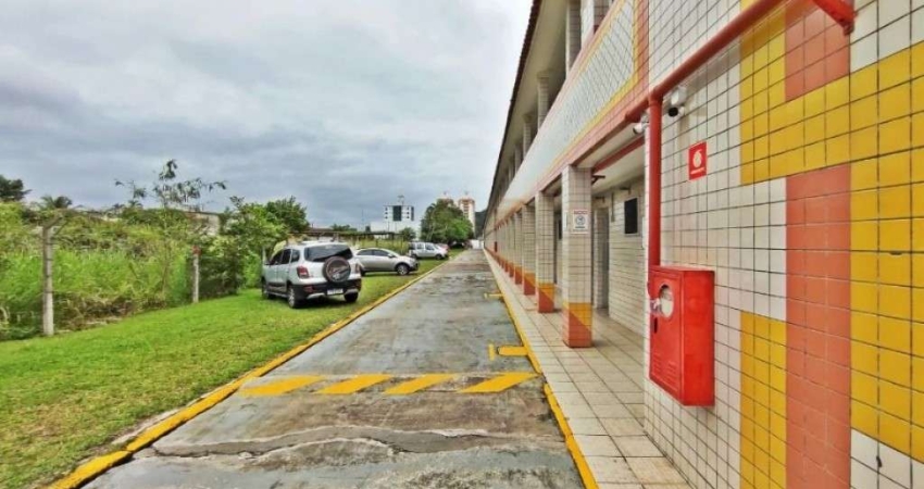 Linda Kitnet Reformada - Com vaga de garagem! Venha conhecer!