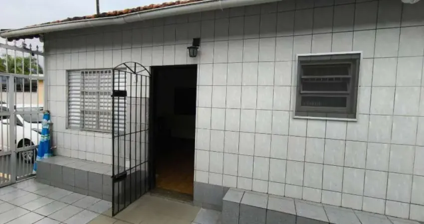 Casa de Condomínio Térrea com 1 dorm - Lado Praia e 1 vaga de garagem!