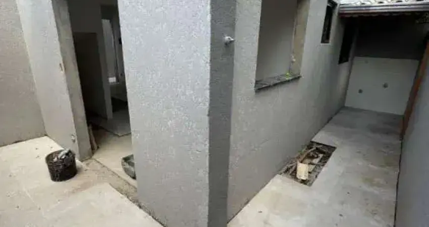 CASA DE CONDOMÍNIO, 2 DORMS , SOBRESPOSTA ALTA COM QUINTAL APENAS R$250 MIL !!!