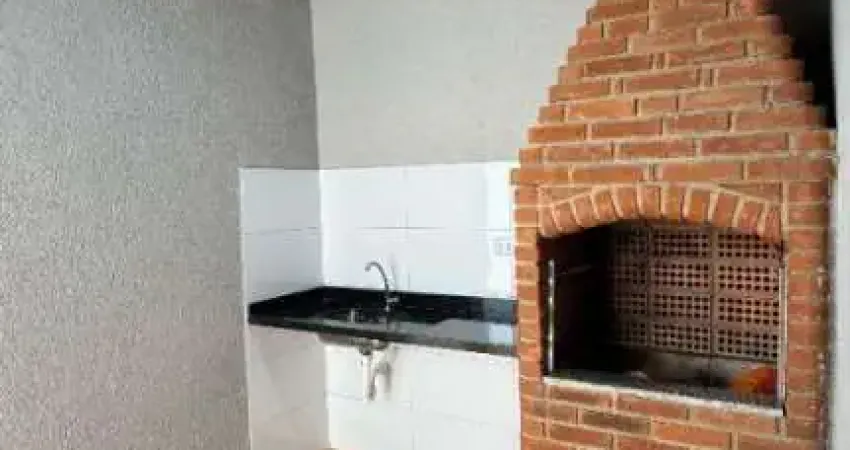 Casa térrea geminada com 2 dorms - quintal com churrasqueira!