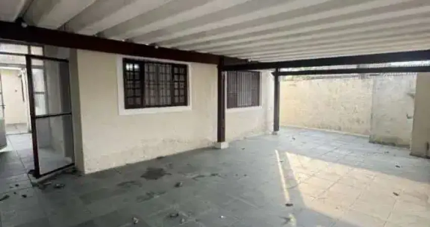 CASA ISOLADA, 2  DORMS + EDÍCULA COM BANHEIRO, QUINTAL SUPER ESPAÇOSO APENAS R$445 MIL.