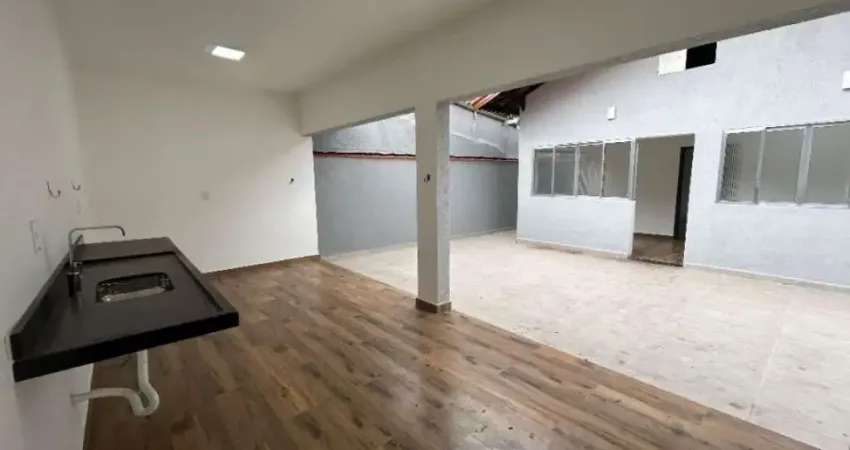 Oportunidade!! Casa isolada com edicula, 04 dorms!!