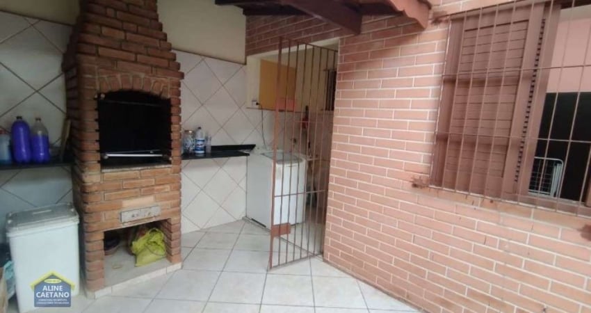 CASA COM EDÍCULA , EXCELENTE LOCALIZAÇÃO, VALOR ABAIXO DO MERCADO R$346 MIL.