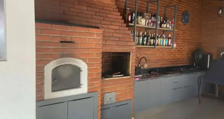Linda Casa Térrea Isolada 3 dorms + 1 dorm na Edícula - 5 vagas de garagem!
