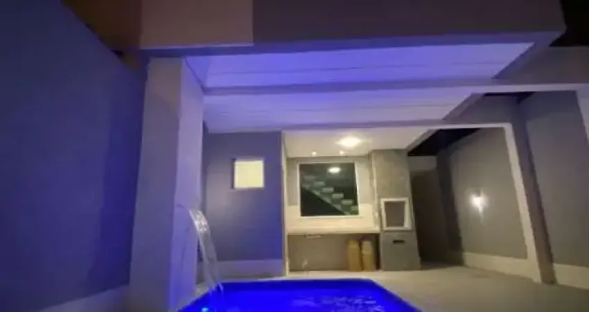 Sobrado Novo com 3 suítes 3 vagas de garagem! Lado Praia! Financia!